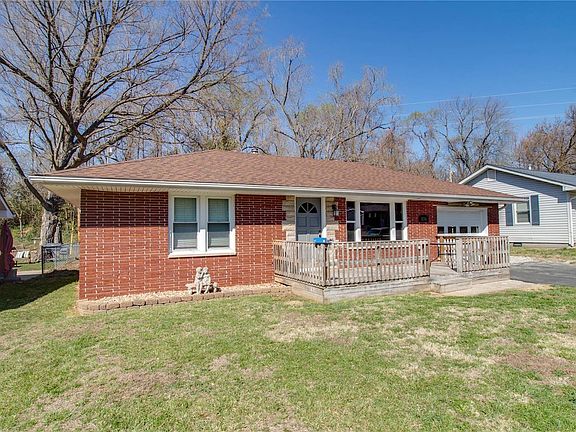 3rd image of 570 Sitze Dr