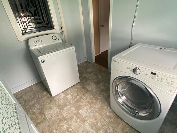 5th image of 609 Birch St