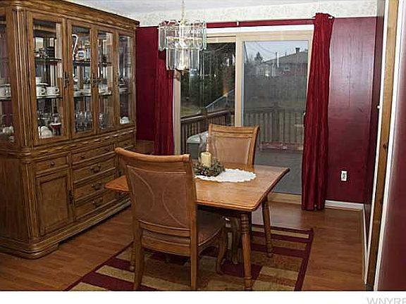 5th image of 37 Woodgate Dr
