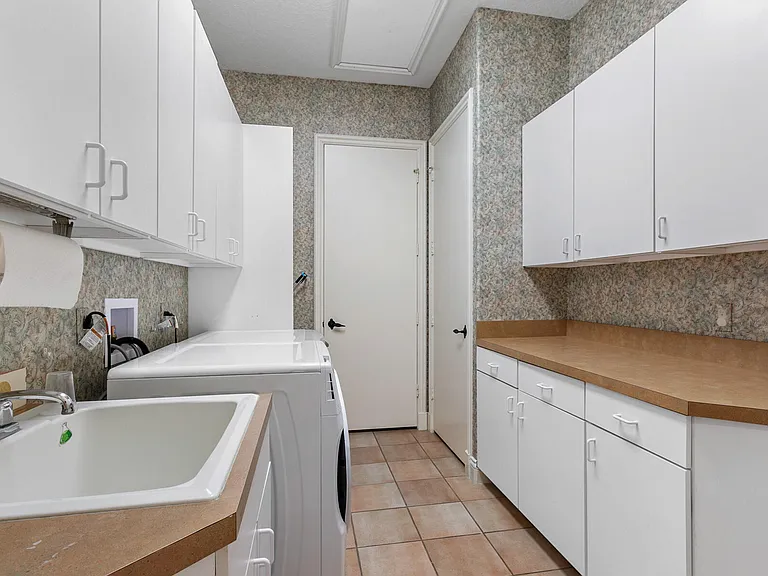 8158 Native Dancer Rd E — Photo 43