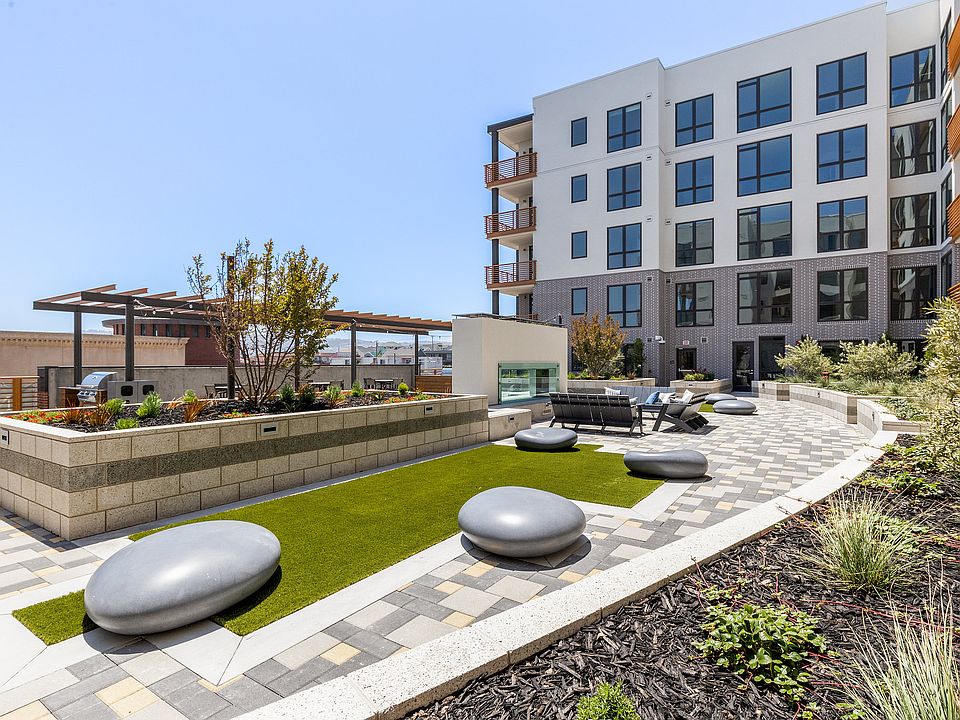 The Linden Courtyard openhomesphotography