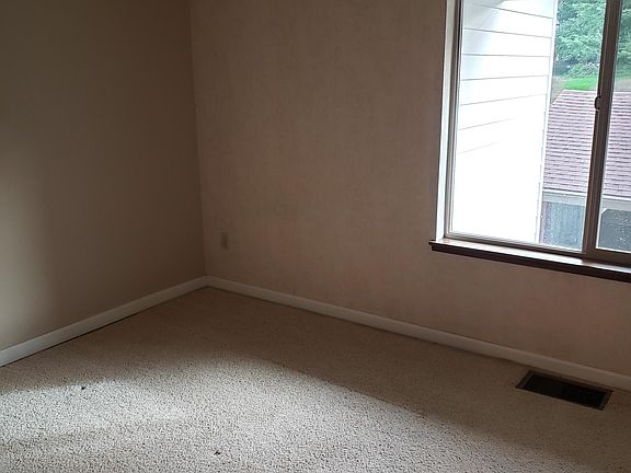 3rd image of 23501 Lakeview Dr Unit D305