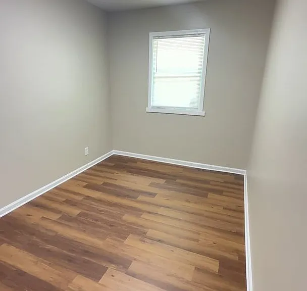 1029 N Barksdale St — Photo 8