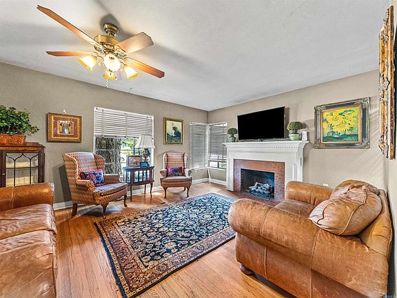 5th image of 417 Trivista Right St