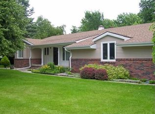 2417 Arrowhead Rd, Grand Island, NE 68801