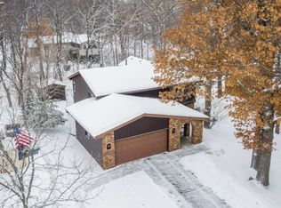 18 Pleasant View Ln, Circle Pines, MN 55014