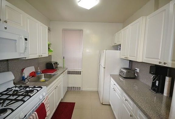 3rd image of 6787 Booth St #2P