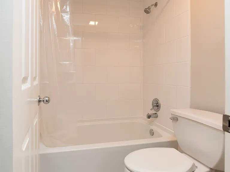 12023 SE 60th St #F — Photo 22