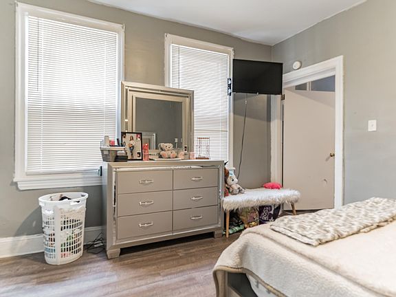5th image of 2449 N Hancock St #1