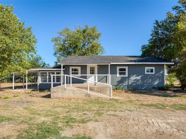 716 N Main St, Graford, TX 76449