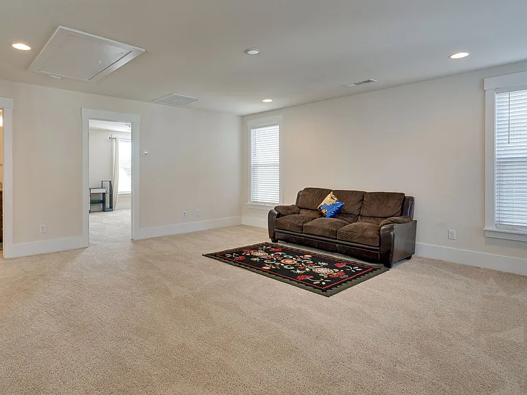 1332 Fairbanks St — Photo 27