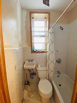 5th image of 89 Verona St #1A