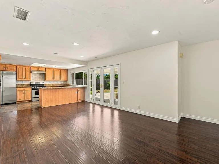 1101 Calle Vista Ave — Photo 8