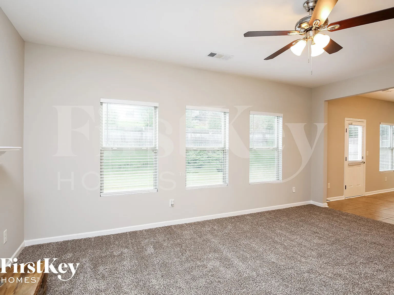 4 bed, 2.5 bath, 1987 sqft, $2,540 — Photo 3