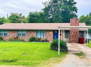 707 N 4th St, Hugo, OK 74743