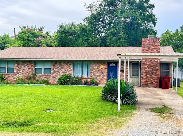 707 N 4th St, Hugo, OK 74743