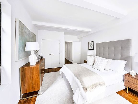 4th image of 23 W 73rd St #602A