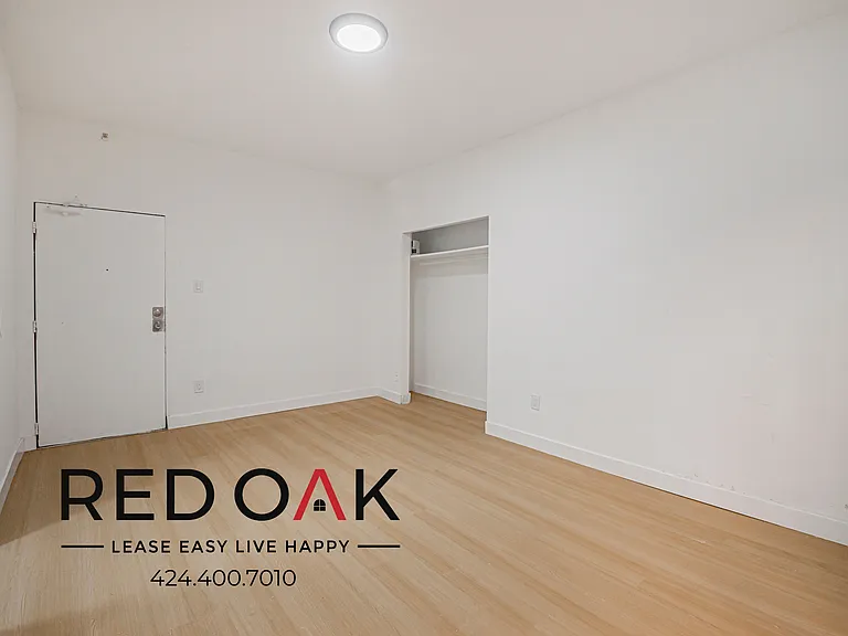 1110 S Lake St #103 — Photo 5