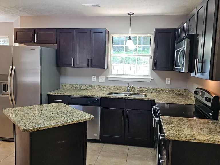 218 Preston Cir — Photo 17