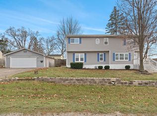 717 Turkey Run Dr, Round Lake Heights, IL 60073