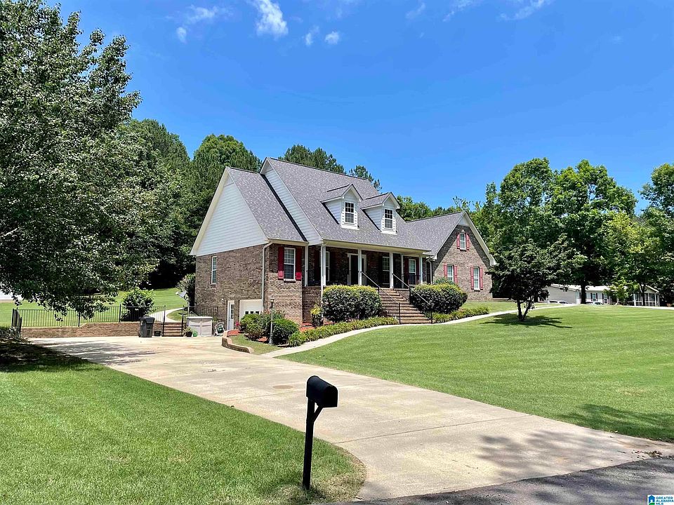 2nd image of 300 Lyles Dr