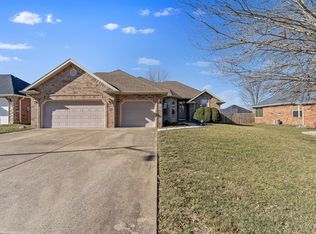 3969 N Springlawn Ave, Springfield, MO 65803