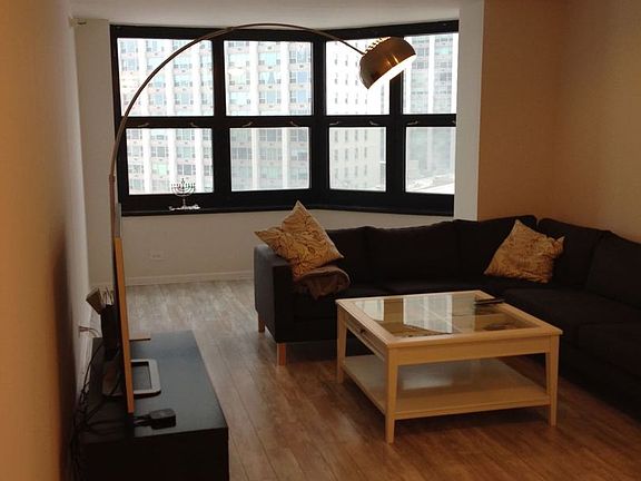 4th image of 3660 N Lake Shore Dr APT 603