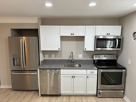4th image of 7124 Ohio Ave #3