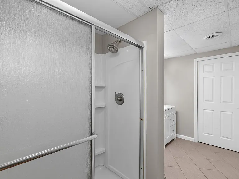 6593 Buckingham Palace Dr — Photo 30