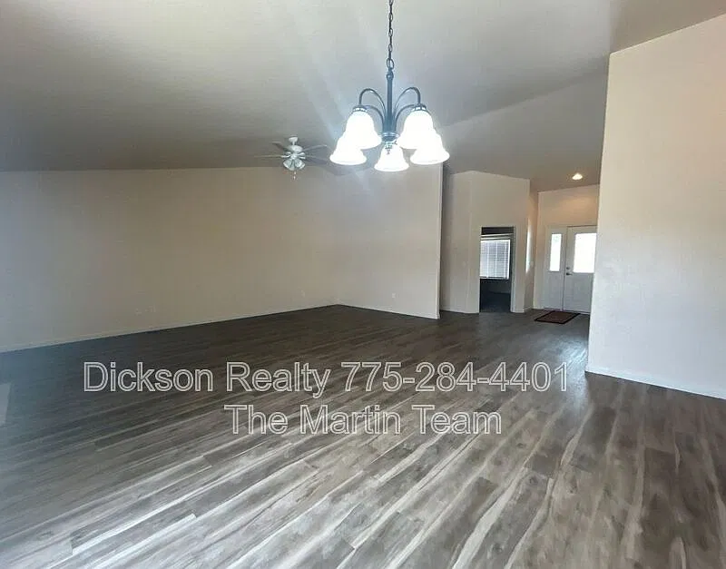 4 bed, 2.0 bath, 2214 sqft, $2,595 — Photo 4