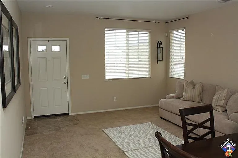 3 bed, 2366 sqft, $3,545 — Photo 2
