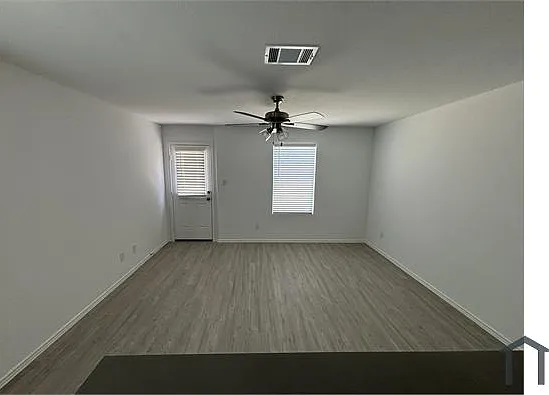 3 bed, 1189 sqft, $1,800 — Photo 3