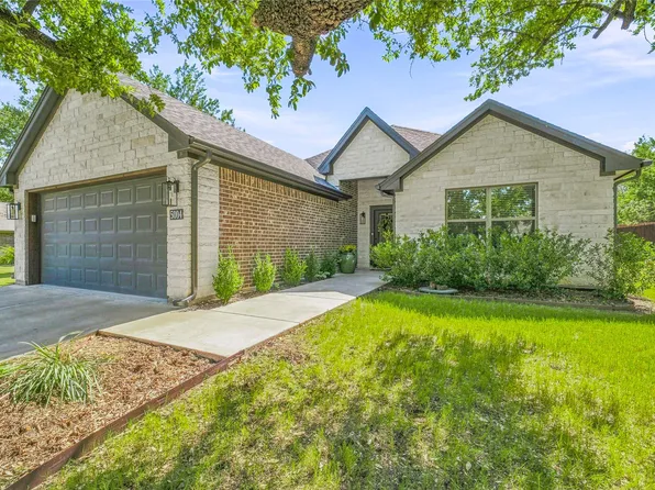 5004 Moss Rock Trl, Granbury, TX 76048