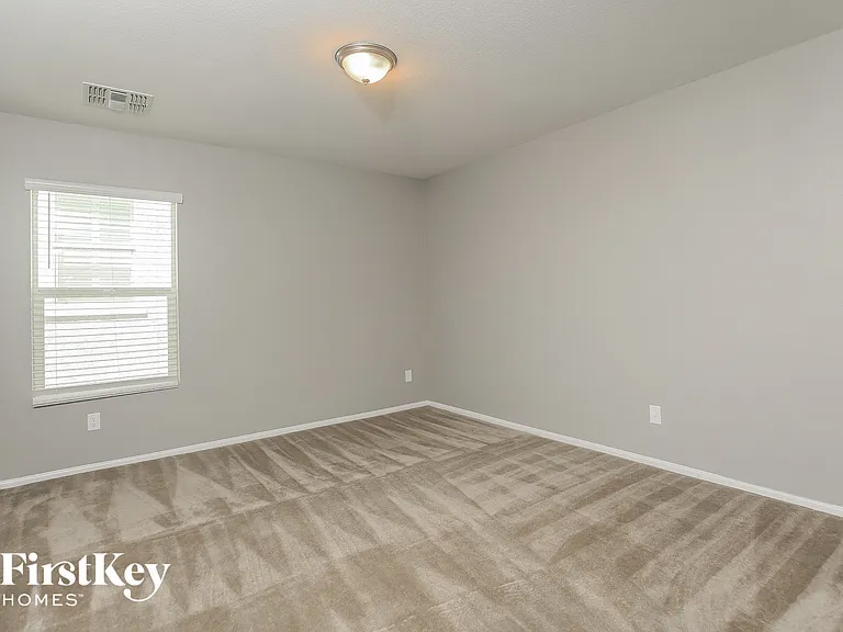 9450 Yorkshire Coast Ave — Photo 10