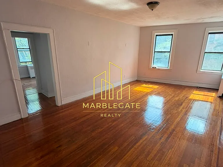 469-470 Elizabeth Ave #4011 — Photo 3