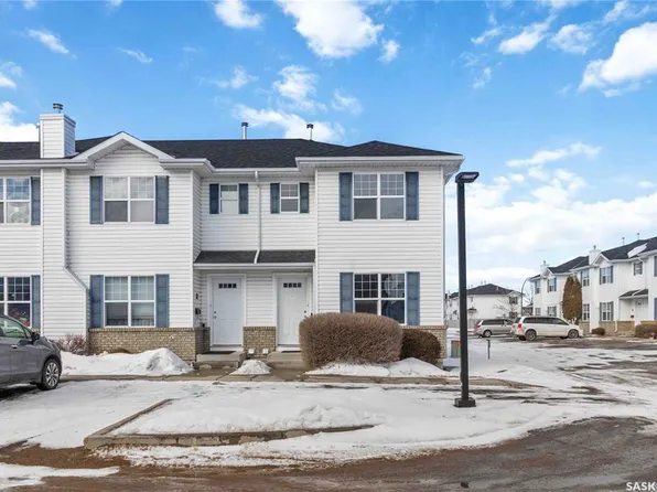 UNIT 33-102 Pawlychenko LANE, Saskatoon, SK S7V 1G9
