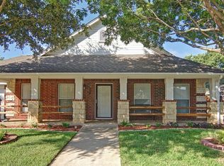 1304 Kings Ct, Crowley, TX 76036