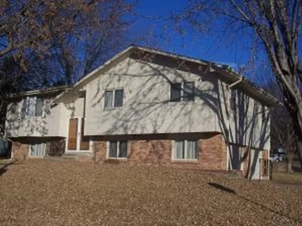 9208 Berry St, Omaha, NE 68127