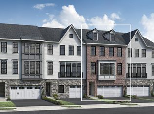 32 Cinnamon Dr, Upper Saddle River, NJ 07458