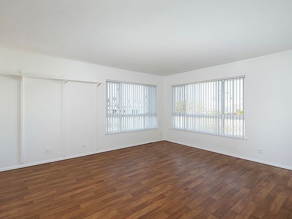 4th image of 7555 Herschel Ave #1A
