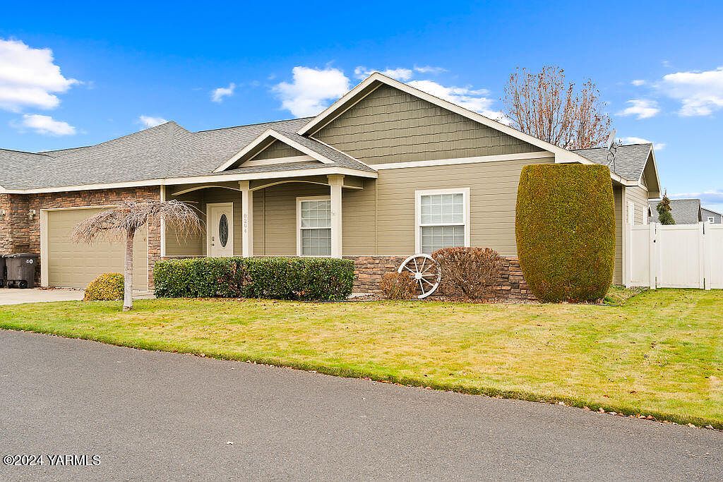 8204 Westbrook Ave, Yakima, WA 98908 | Zillow