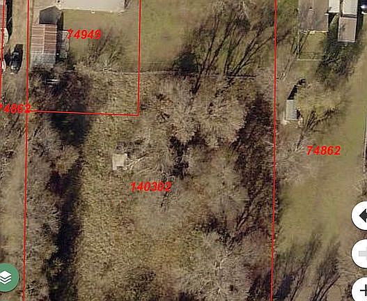 3rd image of 613 Commerce St W