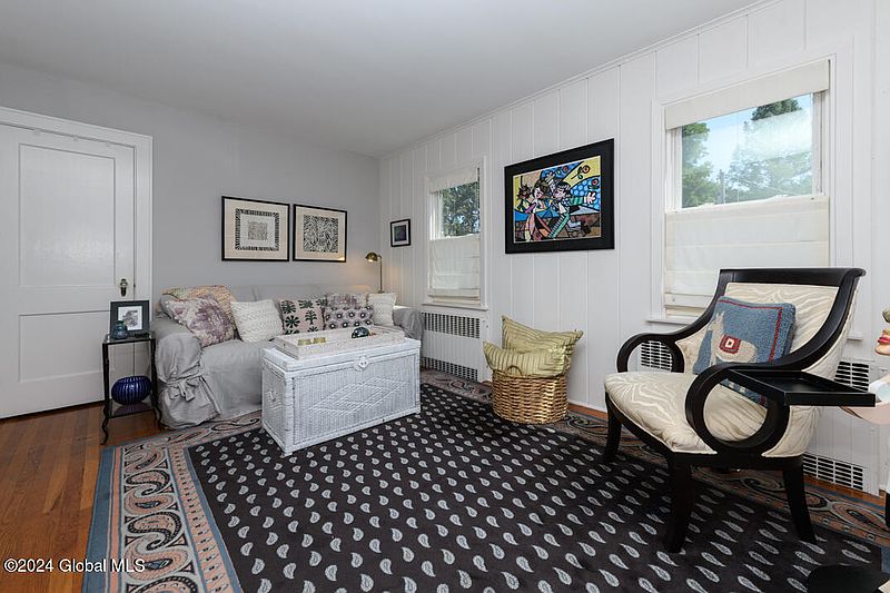 3rd image of 74 Hudson Avenue