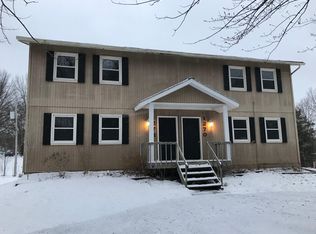 1272 Squires Dr, Mogadore, OH 44260