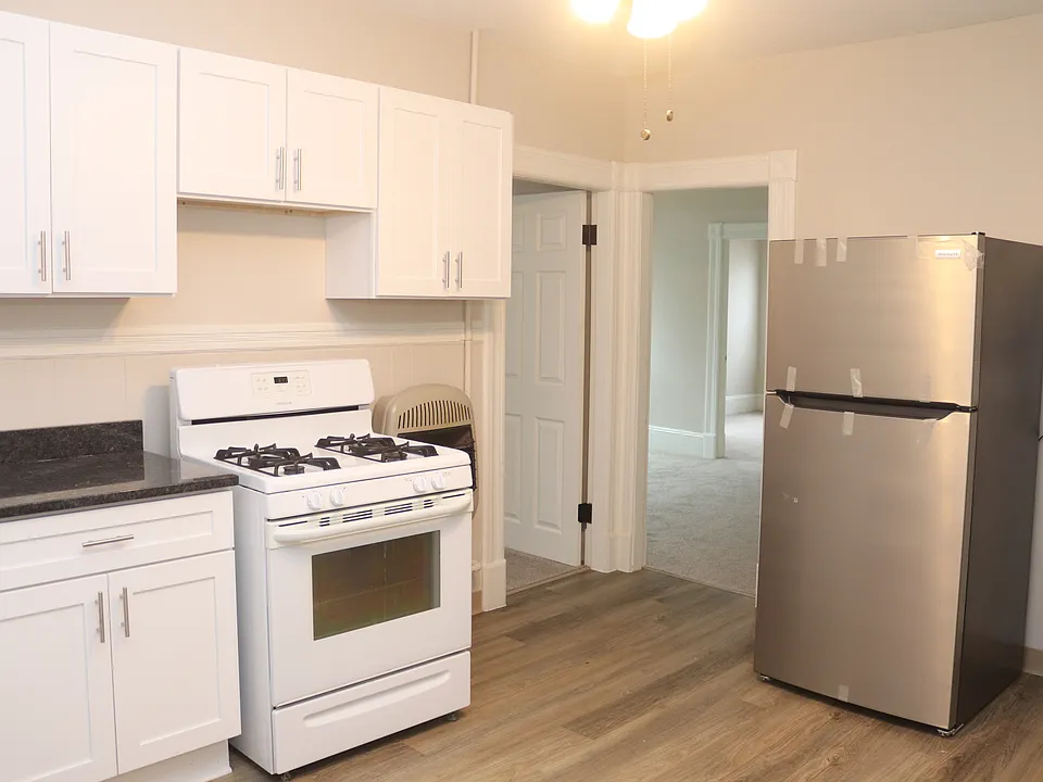 257 Main St #3R