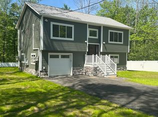 102 Wells Rd, Becket, MA 01223