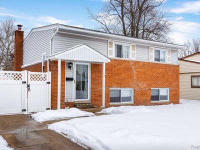 23452 Astrid Ln, Rockwood, MI, 48173