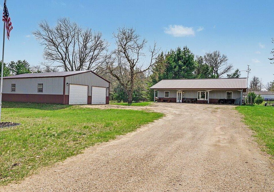 1st image of 3185 Crescent ROAD