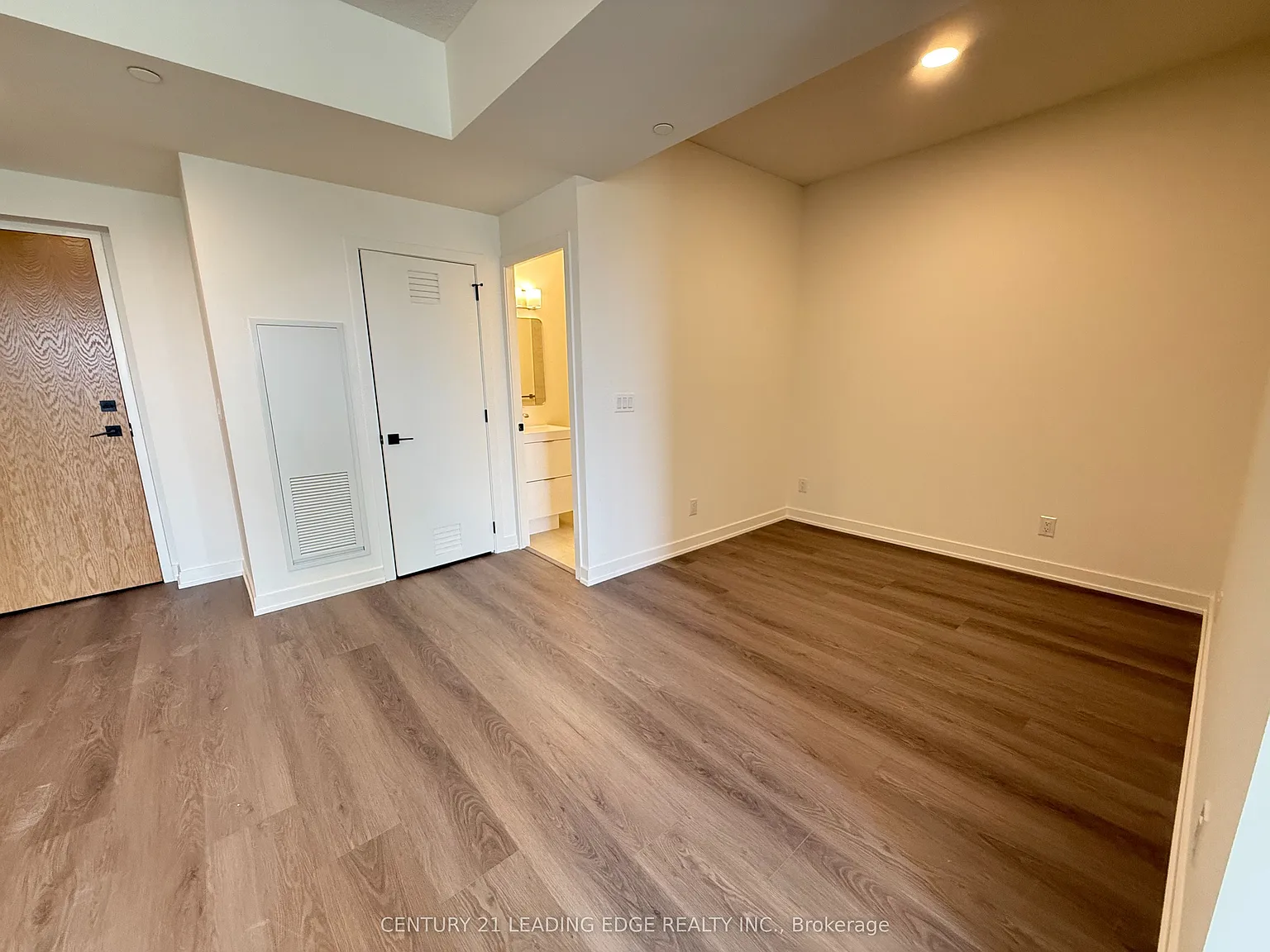 2 bed, $1,700 — Photo 4