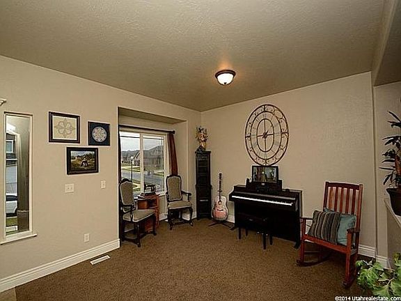 3rd image of 2554 S Palomino Dr